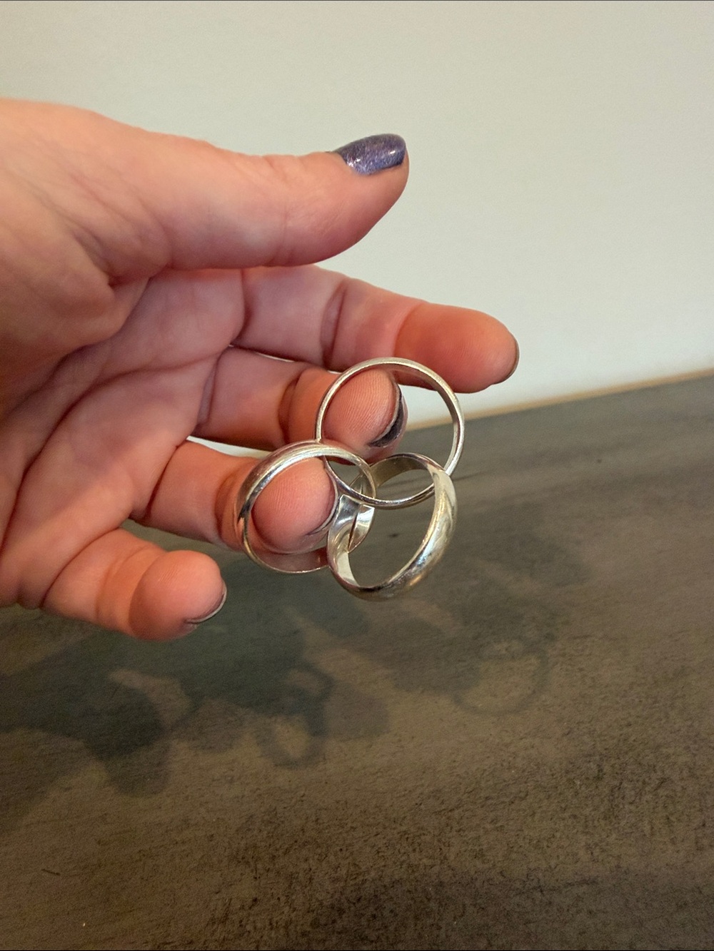 Interlocking Trio Sterling Silver Rolling Ring - size 5.5 - Picture 4 of 4